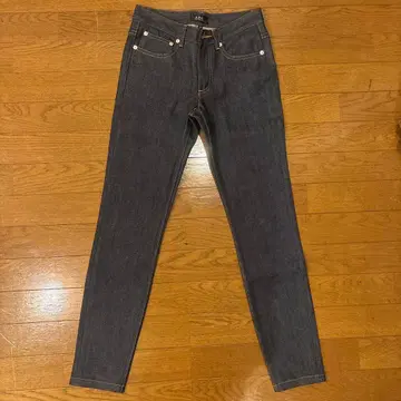 새상품급 A.P.C. 아페쎄 하이 스탠다드 청바지 24 인디고