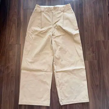 미사용 새상품 fashiru tuck wide chino pants