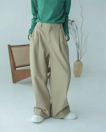 미사용 새상품 fashiru tuck wide chino pants