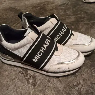 MICHAEL KORS 스니커즈 화이트/블랙