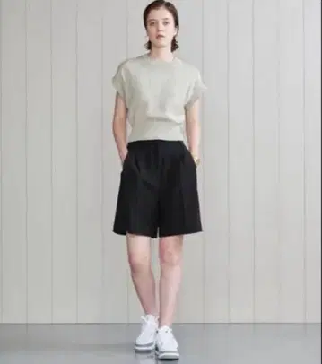 H BEAUTY&YOUTH 울 1 플리츠 와이드 숏팬츠