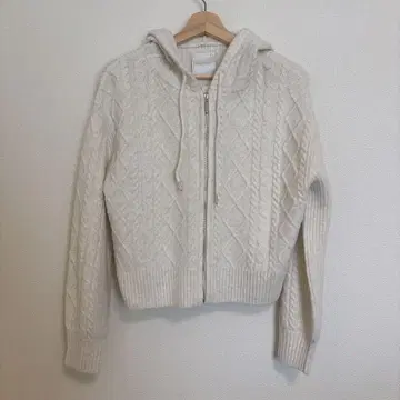 [ 새상품 택 포함 ] 앙데팡당 케이블 니트 후디