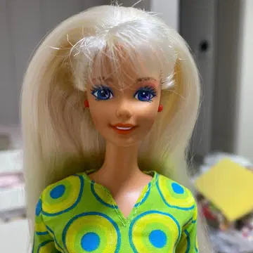 바비 인형 물방울 패턴 의류