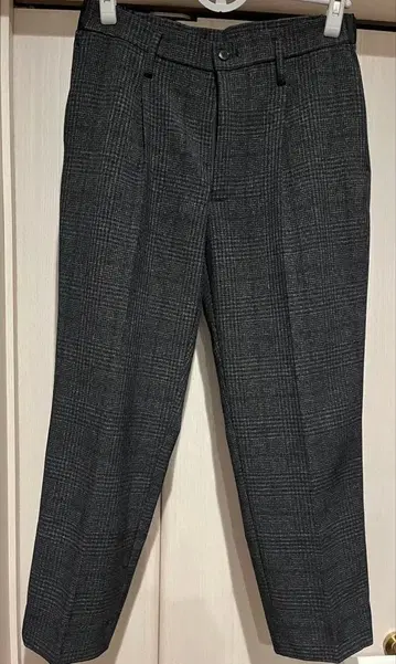 UNITED TOKYO 체크 무늬 슬랙스 사이즈 3