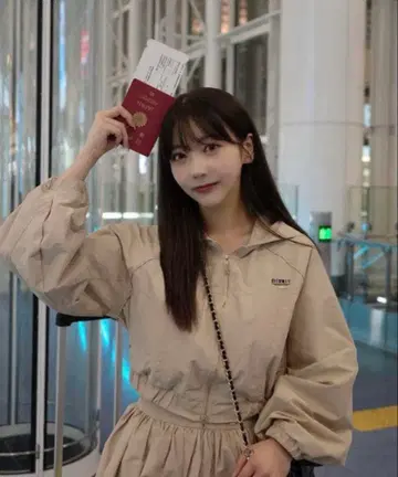 [ 택 포함 미사용 새상품 ] Riu Taffeta zip up 블루종