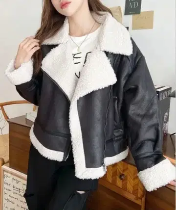 무스탕 코트 블랙/화이트 M 사이즈