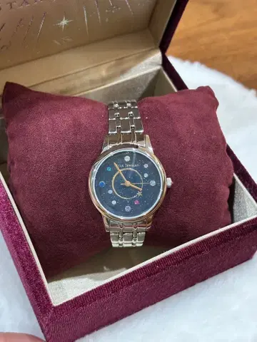 스타 주얼리 크리스마스 한정판 시계