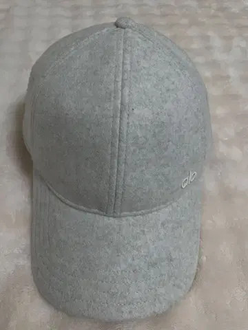 Alo Yoga 캡 Cream Heather 택 포함 미사용 새상품