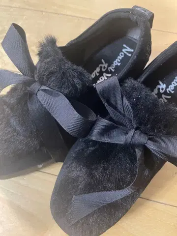 Nonder Vous 블랙 퍼와 그로그랭의 컴포트