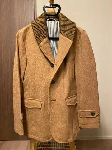 리브 편직 옷깃 베이지 울 코트
