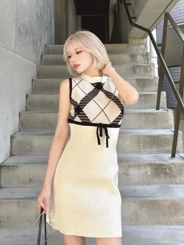 다리치 체크 자카드 니트 미니 원피스 리본 포함 화이트