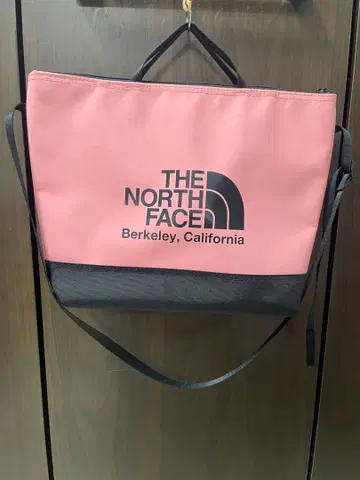 더 노스페이스 숄더백 핑크/블랙