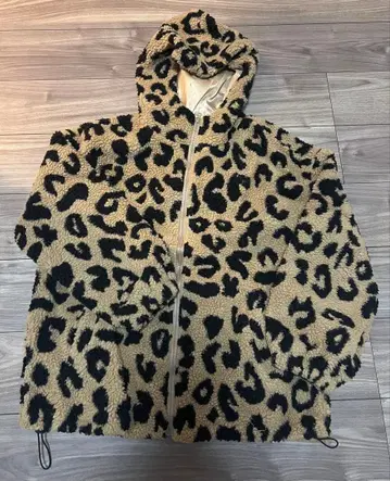 후드 부착 복슬복슬 레오파드 무늬 아우터