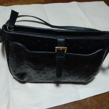 블랙 가죽 숄더백
