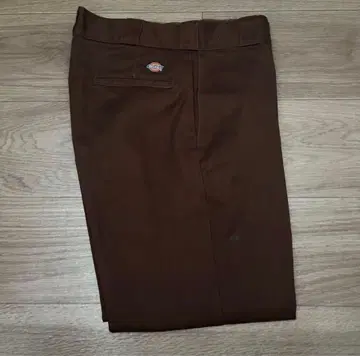 디키즈 브라운 워크 팬츠 백 포켓 부착