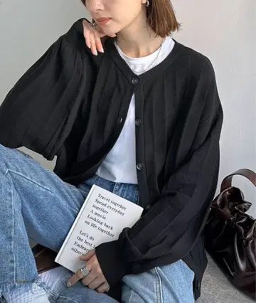 [미사용 새상품] 루즈핏 미 실루엣. 턱 니트 가디건 (긴팔)