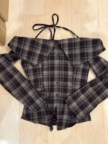 오프숄더 체크 무늬 셔츠 프리 사이즈