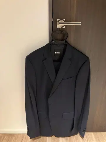 BOSS 네이비 수트 사이즈 48