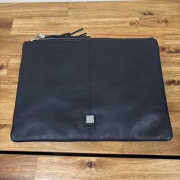 워터 릴리 가죽 클러치백