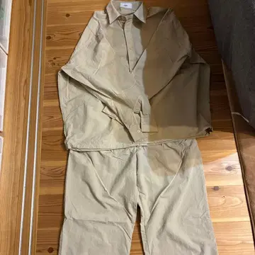 loose silhouette nylon shirt set up