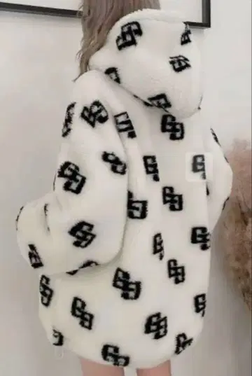 GYDA 플리스 보아 자켓 화이트 블랙 복슬복슬