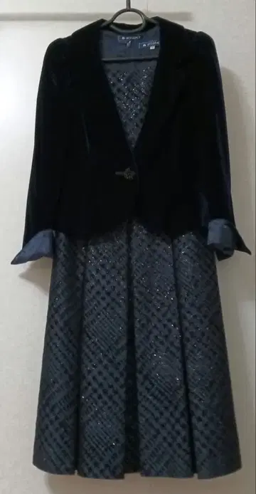 컨디션 최상 다크 블루 벨벳 자켓 포함 드레스