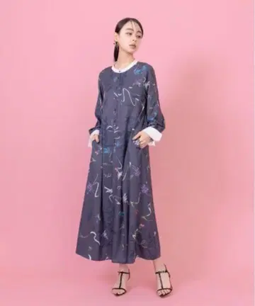 새상품 이번 시즌 에이미 로우 뉴앙스 리본 x 플라워pt 셔츠 원피스