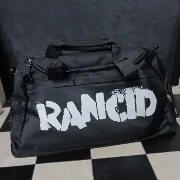 하드코어 펑크 밴드 RANCID 보스턴 백