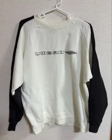 엄브로 UMBRO x FREAK'S STORE 별주 로고 맨투맨