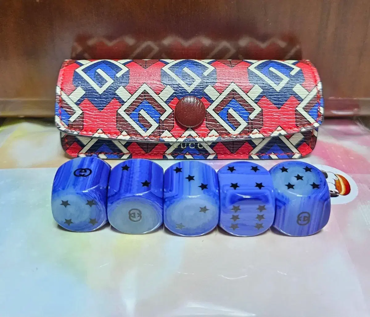 GUCCI | 구찌 New) Gucci dice set (official website price 600,000 won) #구찌,#주사위 ,#구찌파우치,#구찌주사위,#구찌화장품 on Bunjang Global Site.