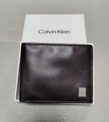 Calvin Klein 캘빈클라인 다크 브라운 이단 접이식 지갑