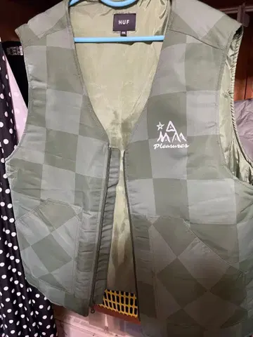 HUF Pleasures 체크 무늬 다운 베스트