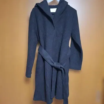 핑크하우스 후드 부착 롱 코트 블랙 벨트 부착 부드러운 소재