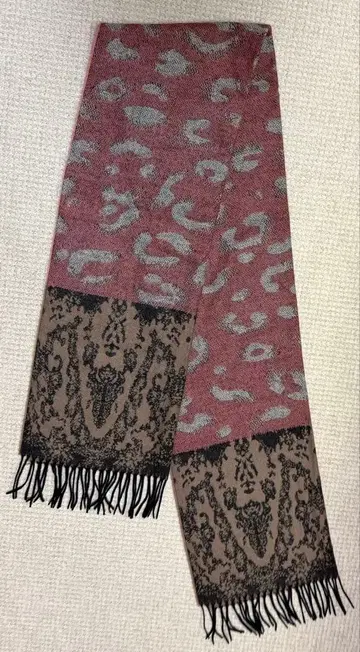 어레인지가 가능한 빨간색 & 블랙 머플러