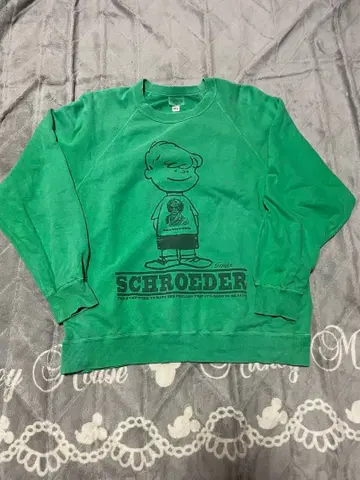 90s 피넛 슈로더 맨투맨