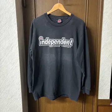INDEPENDENT 인디펜던트 롱T 흑먹색