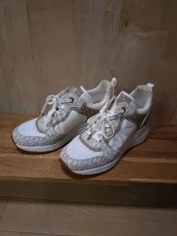 마이클코어스 스니커즈 통굽