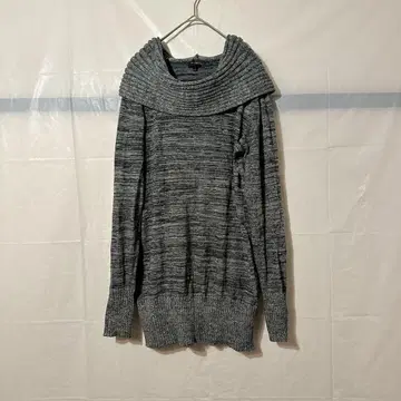 새상품급 THE LIMITED [ M ] 그레이 계열 오프숄더 니트 긴팔