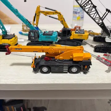 KATO 크레인 자동차 1/50 스케일 오렌지