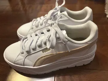 PUMA 통굽 스니커즈 화이트/베이지