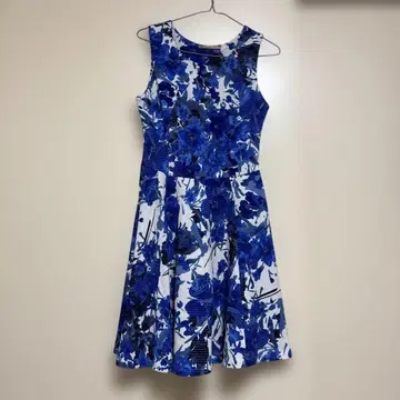 MAILLE DEMOISELLE 꽃무늬 슬리브리스 미니 원피스