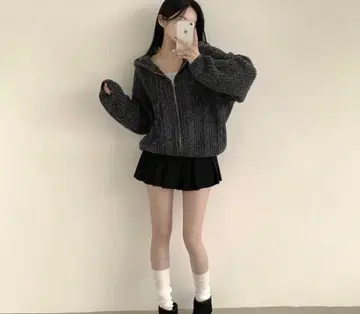 블랙 플리츠 스커트