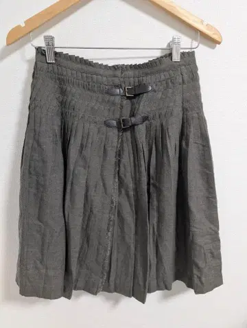 23구 그레이 플레어 스커트 두 개의 버클 포함 36