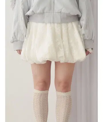 화이트 레이스 벌룬 미니 스커트 쉬폰