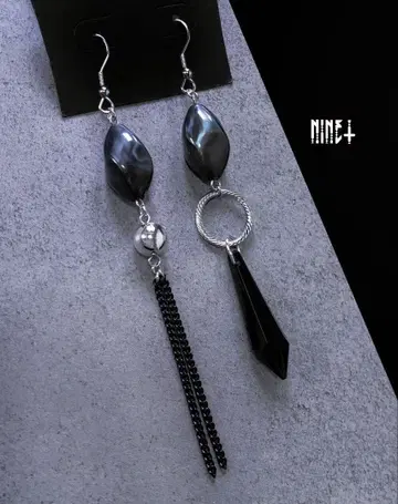 1704 귀걸이 빈티지 모드 모노톤 비대칭 베이직