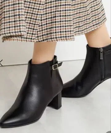 미사용에 가까운 HIMIKO 여성용 5cm 힐 벨트 디자인 숏부츠