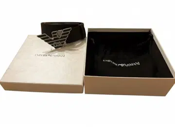 EMPORIO ARMANI 블랙 가죽 벨트