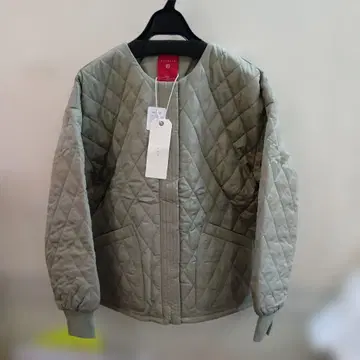 새상품 리라시크 충전솜 퀼팅 자켓