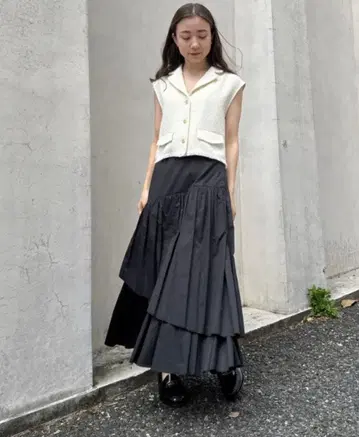 스나이델 티어드 볼륨 스커트 블랙