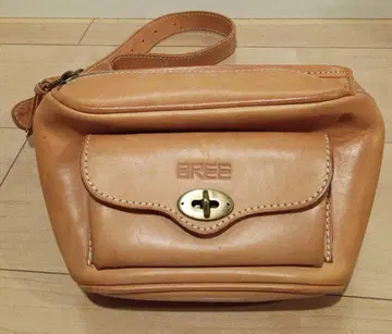 BREE 베이지 가죽 바디백